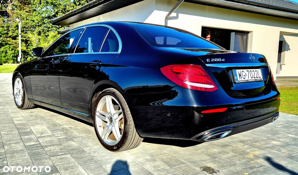 Mercedes-Benz Klasa E 200 d 9G-TRONIC - 14
