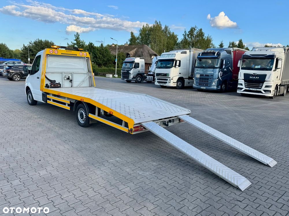 Mercedes-Benz Sprinter - 12