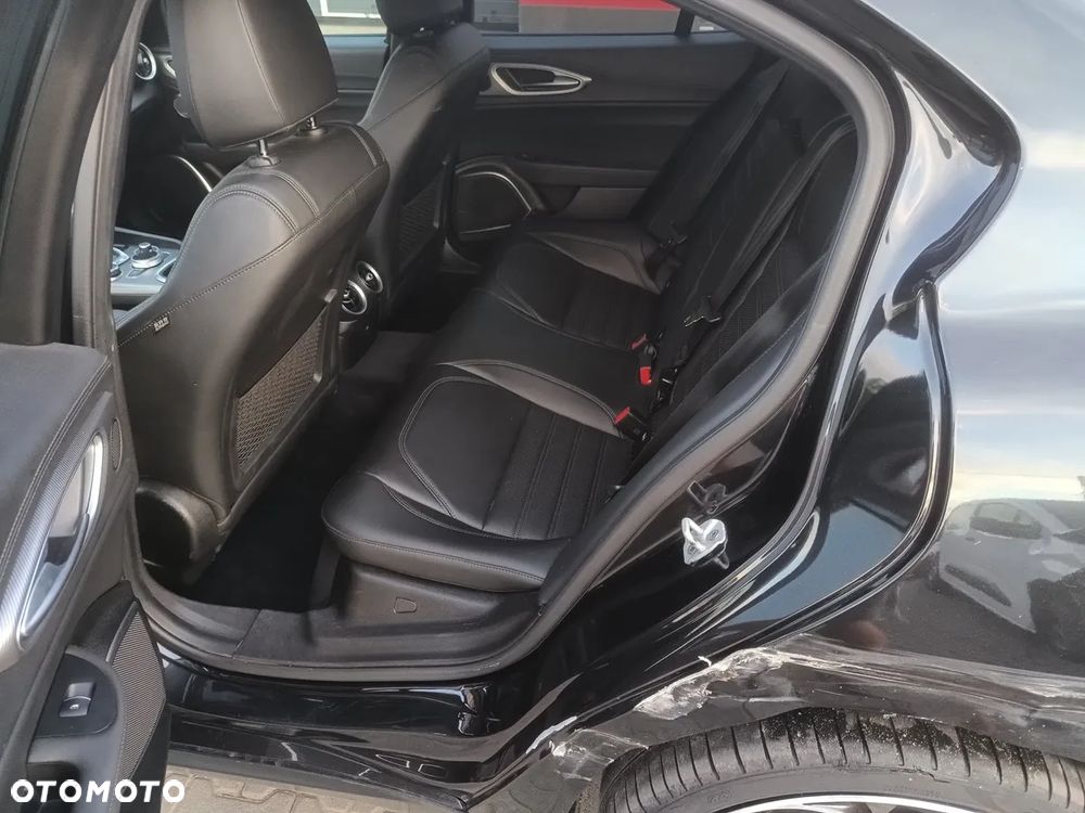 Alfa Romeo Giulia 2.0 Turbo Veloce Q4 - 10