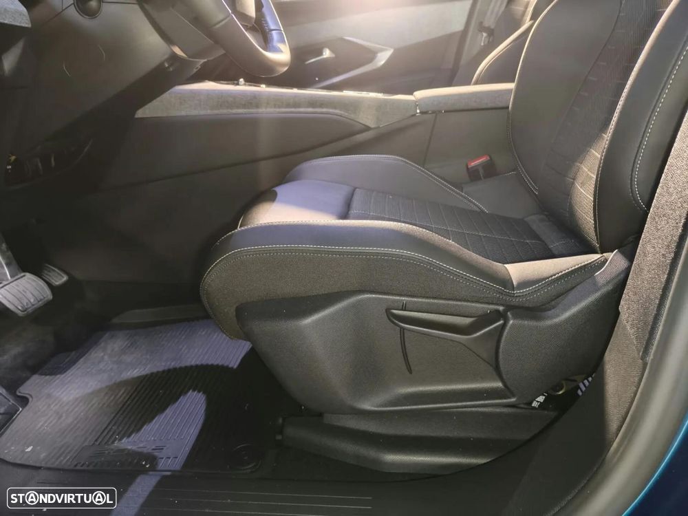 Peugeot E-3008 73 kWh Allure - 24