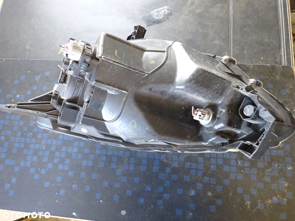TOYOTA AYGO LAMPA PRZÓD PRZEDNIA PRAWA - 4