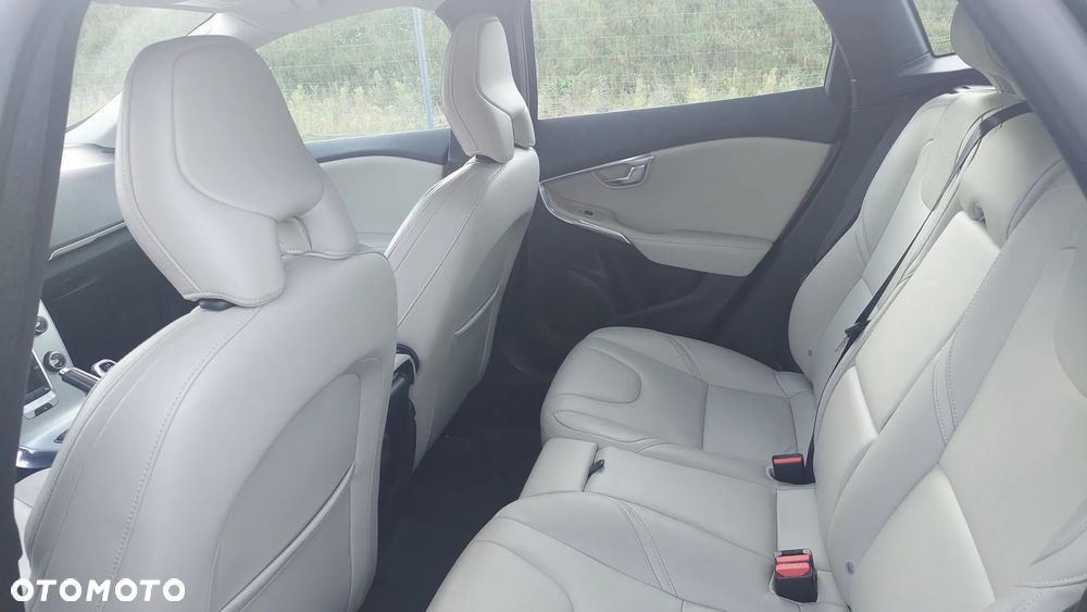 Volvo V40 T3 Drive-E Inscription - 9