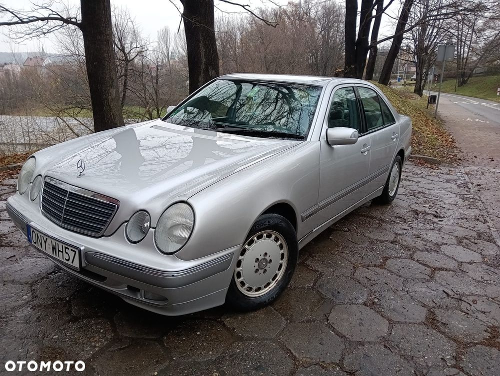 Mercedes-Benz Klasa E - 1