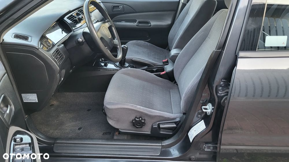 Mitsubishi Lancer 1.6 Sport - 15