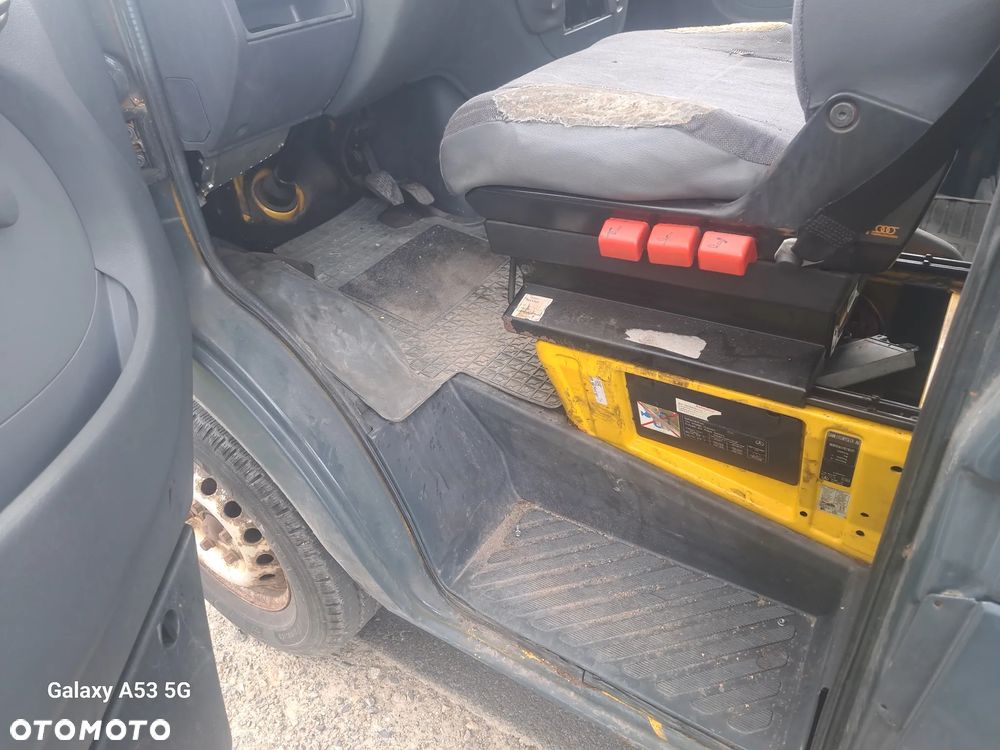 Mercedes-Benz Sprinter - 9