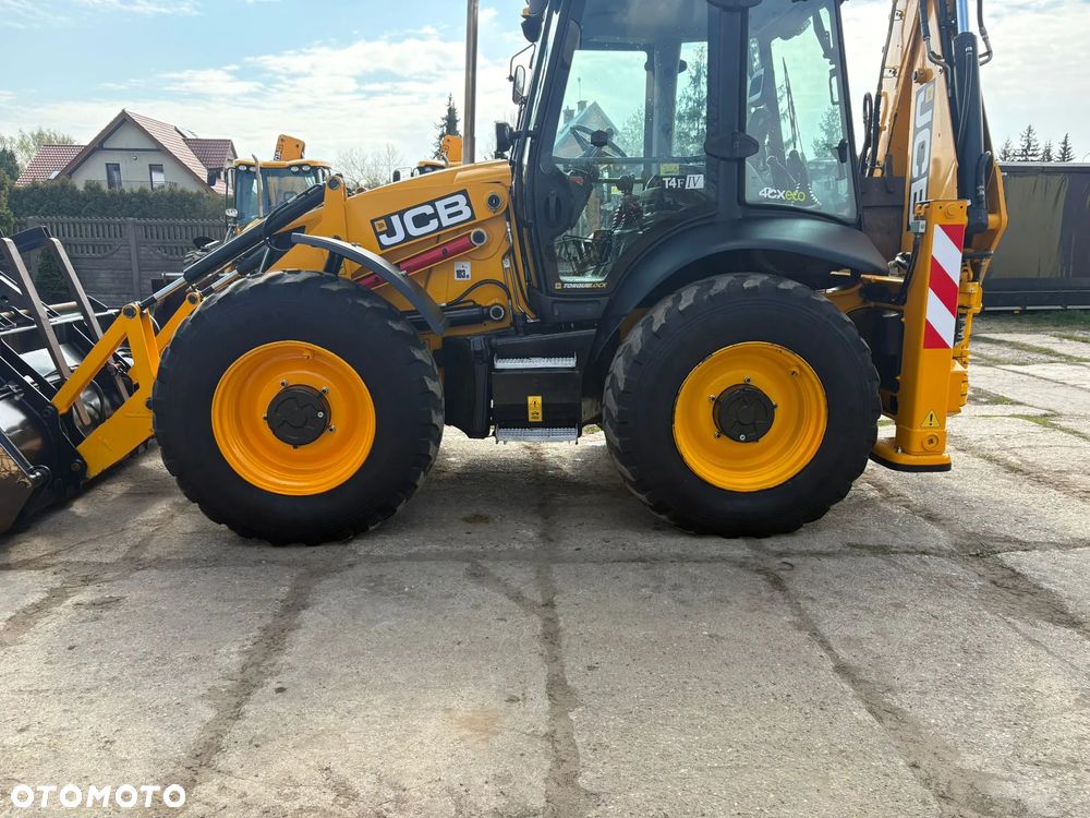 JCB 4CX - 25