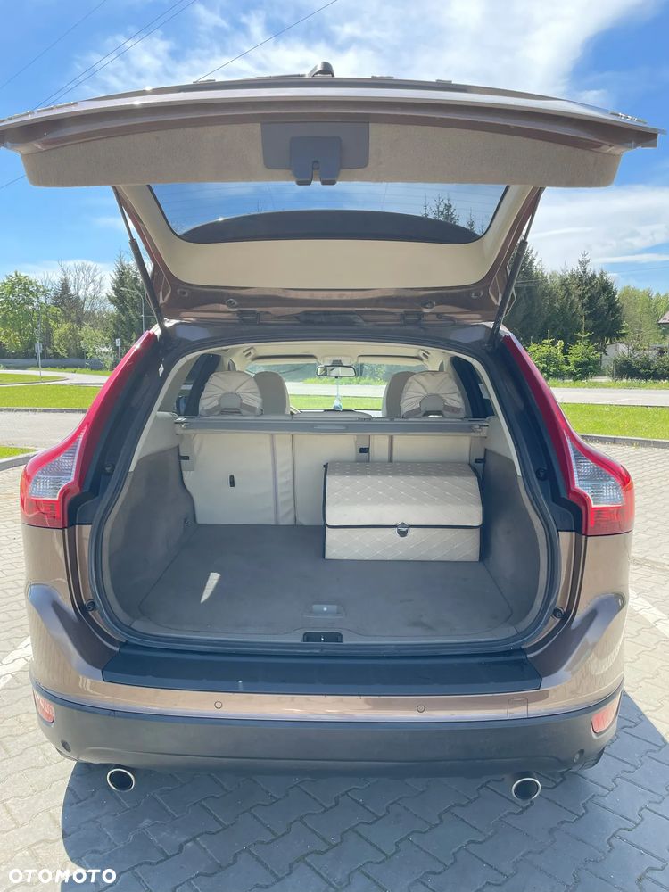 Volvo XC 60 D5 AWD - 9