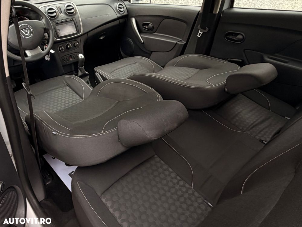 Dacia Sandero TCe 90 S&S Celebration - 17