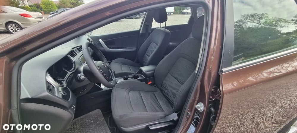 Kia Ceed - 16
