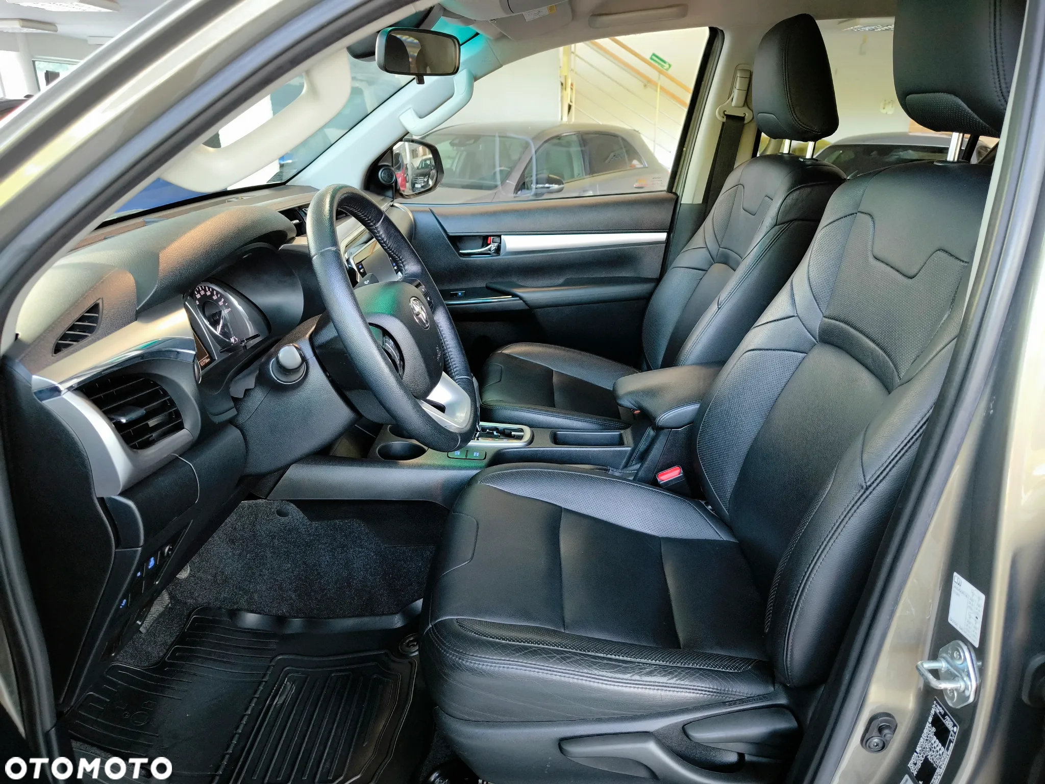 Toyota Hilux 2.8 D-4D Double Cab SR5+ 4x4 - 8