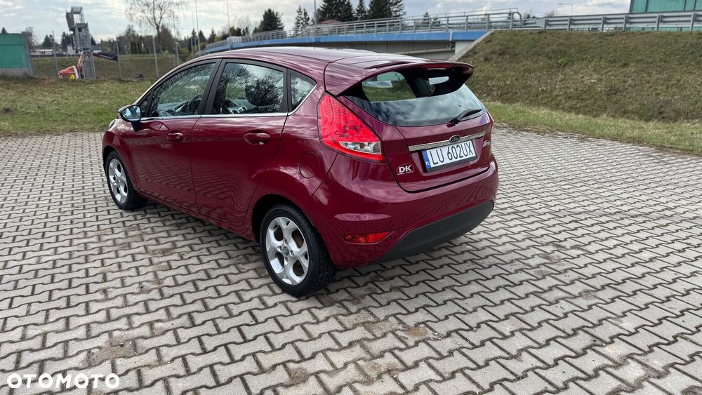 Ford Fiesta 1.4 Autom Champions Edition - 11
