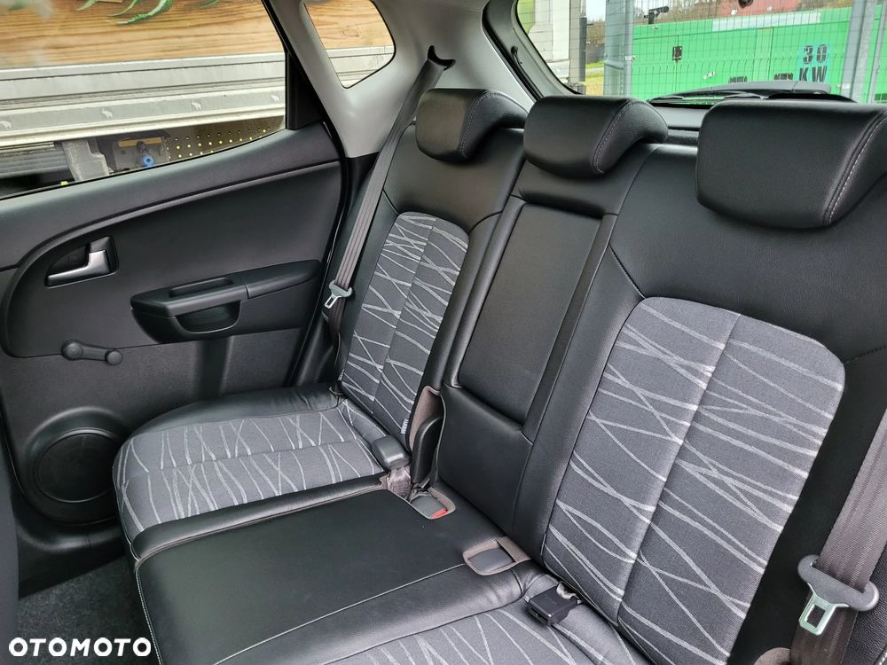 Kia Venga 1.4 CVVT Business Line - 26