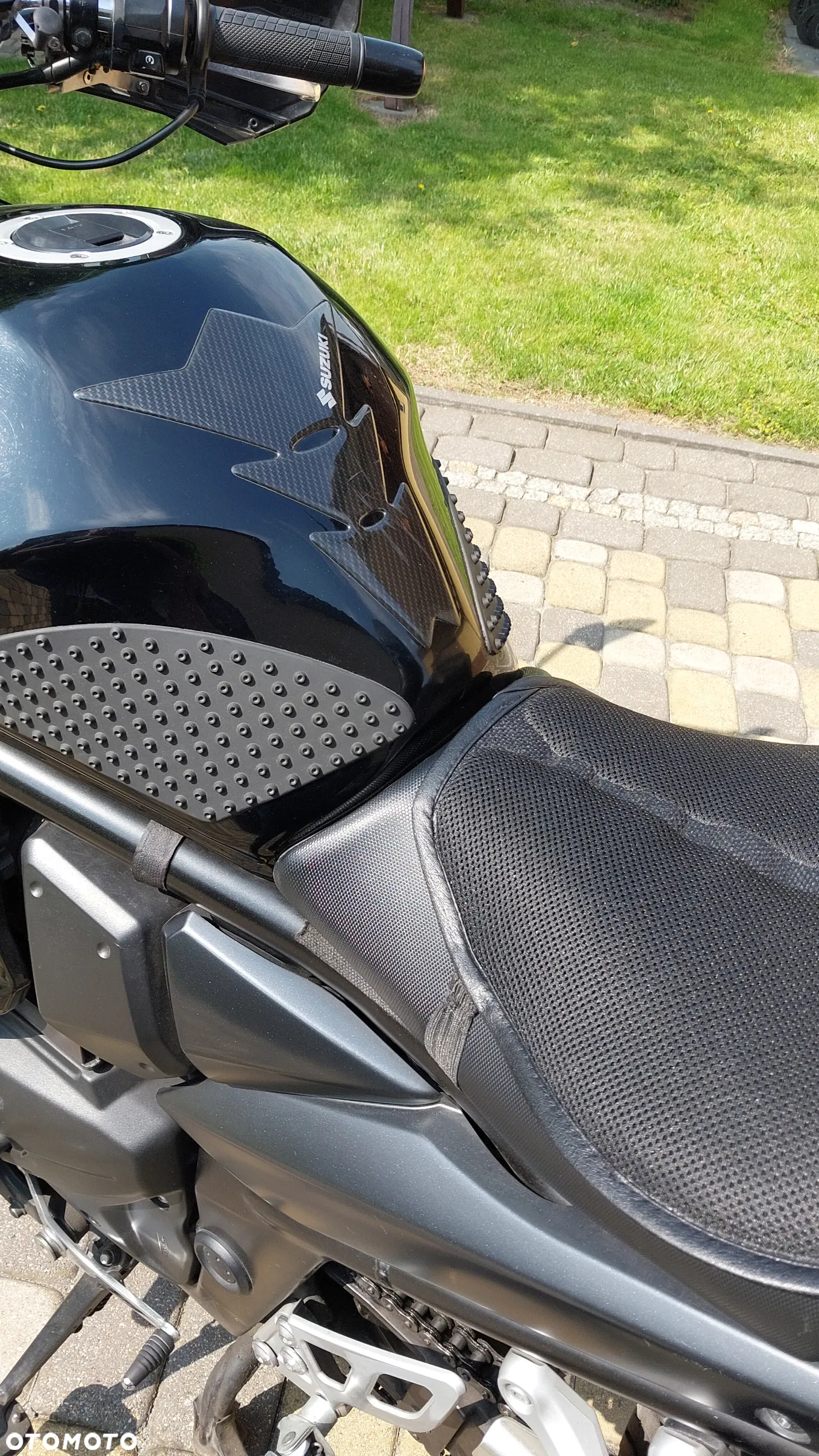 Suzuki GSX - 13