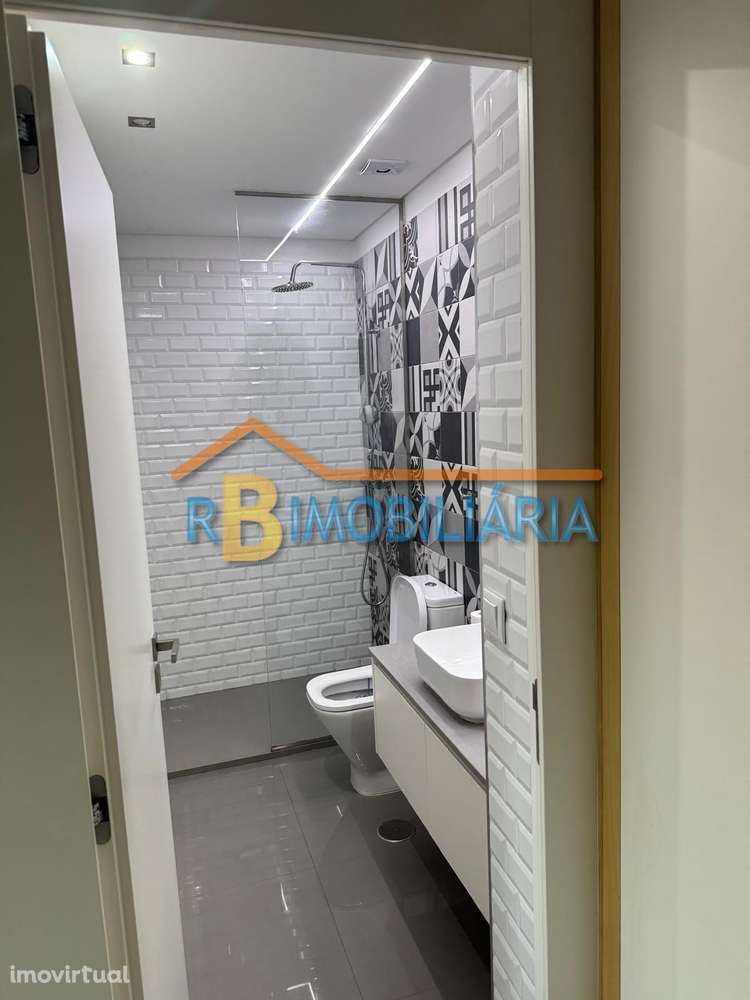 Apartamento T1 junto à estação da Campanhã no Porto - Grande imagem: 4/10