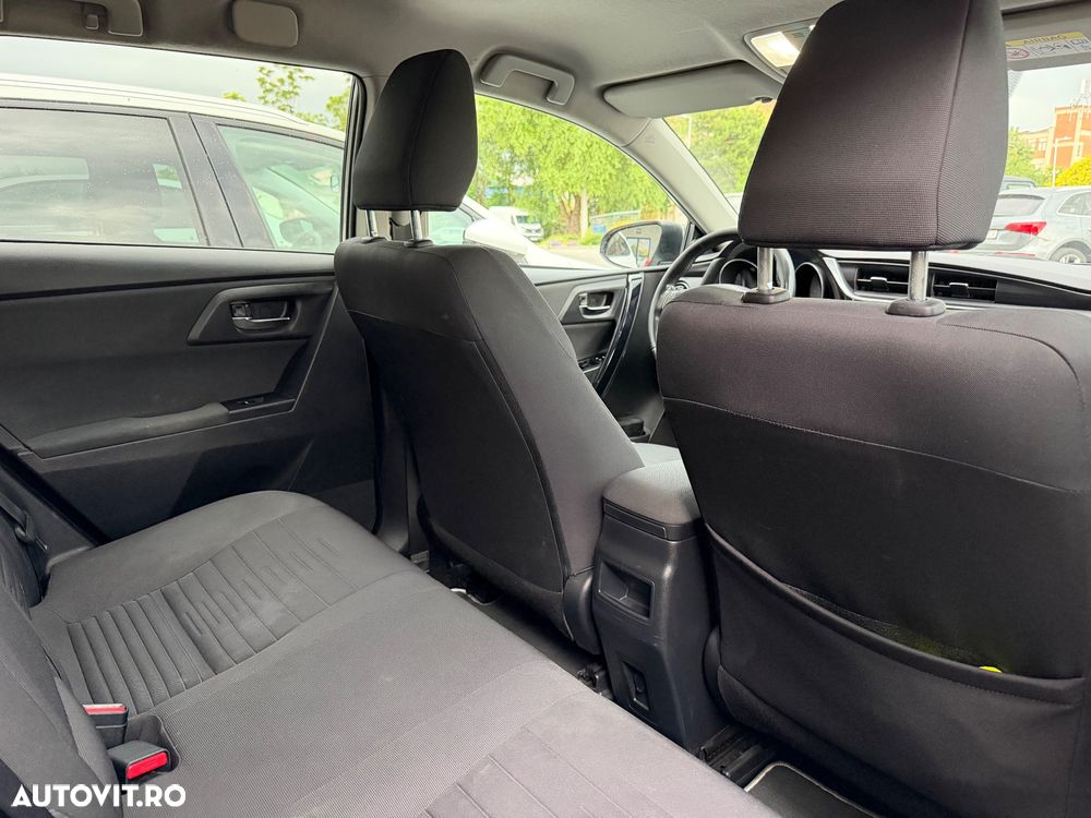 Toyota Auris 1.8 Executive - 6