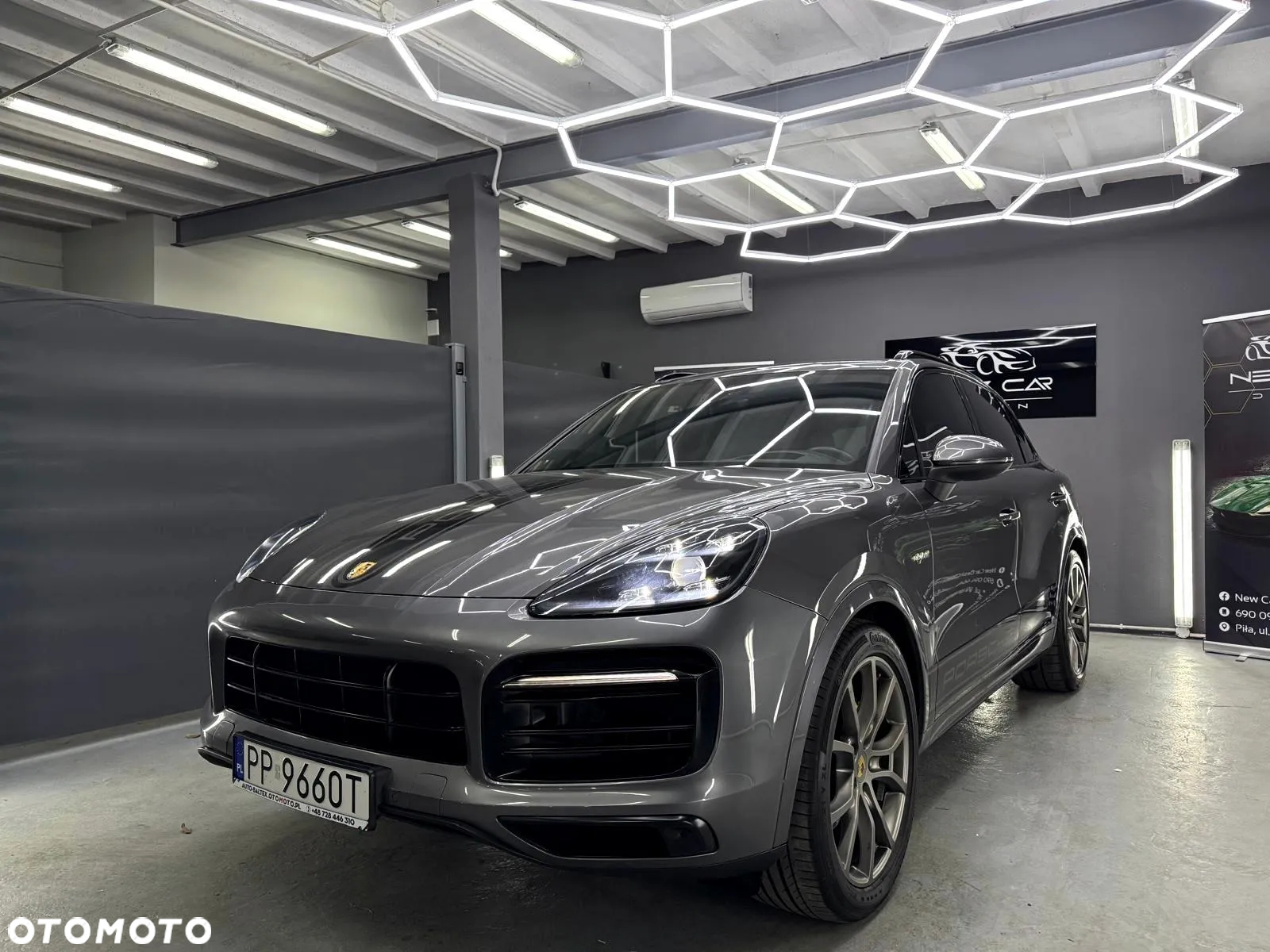 Porsche Cayenne E-Hybrid Platinum Edition - 3