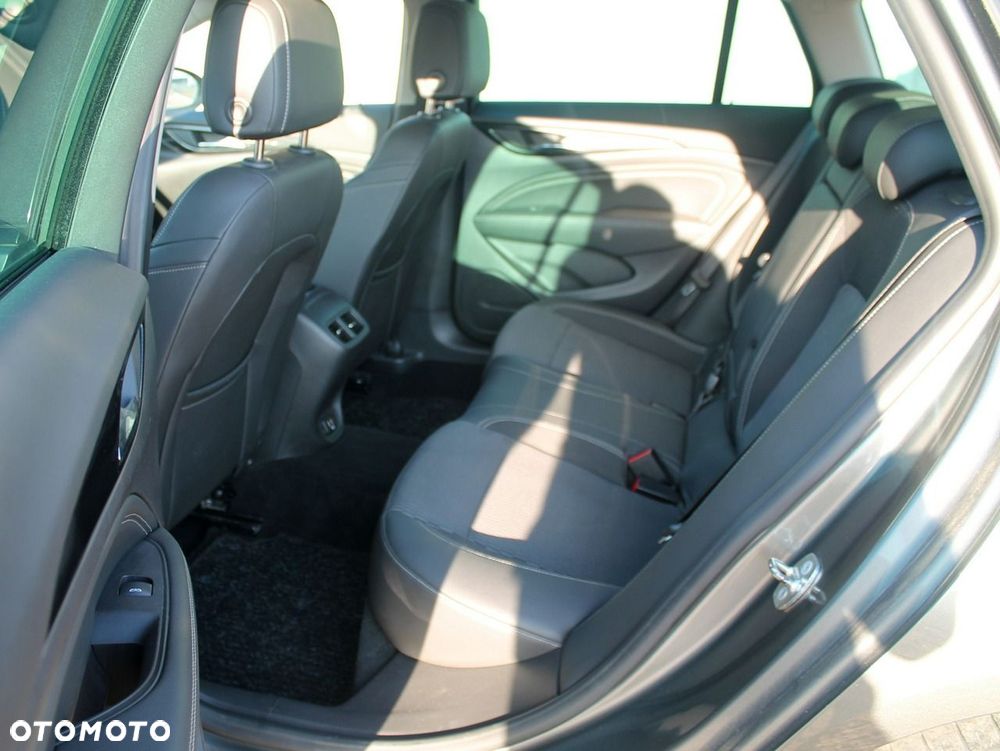 Opel Insignia - 18