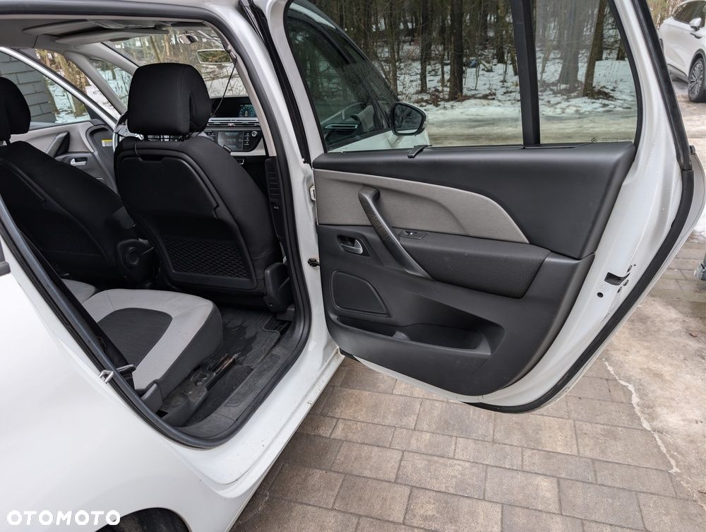 Citroën C4 Grand Picasso 1.6 THP MoreLife S&S EAT6 - 16