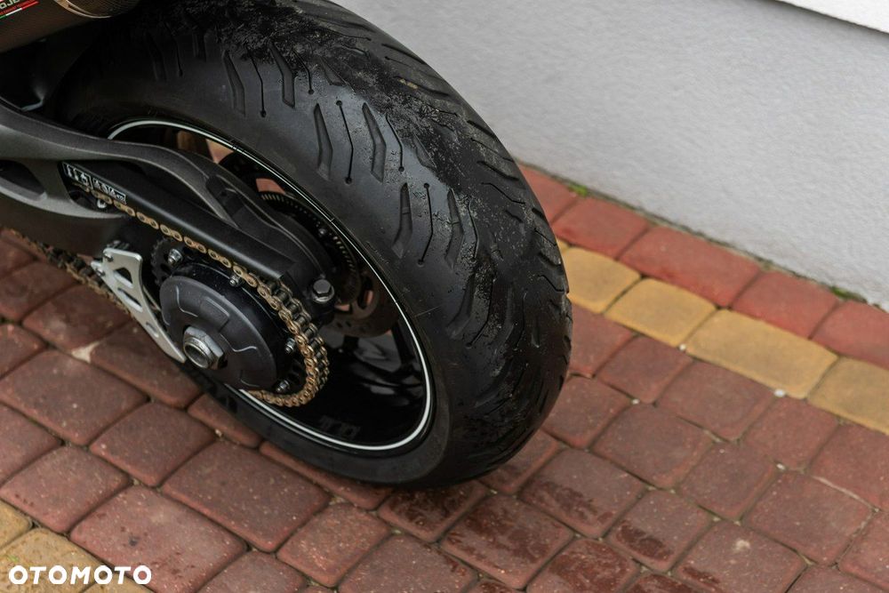 Triumph Speed Triple - 8