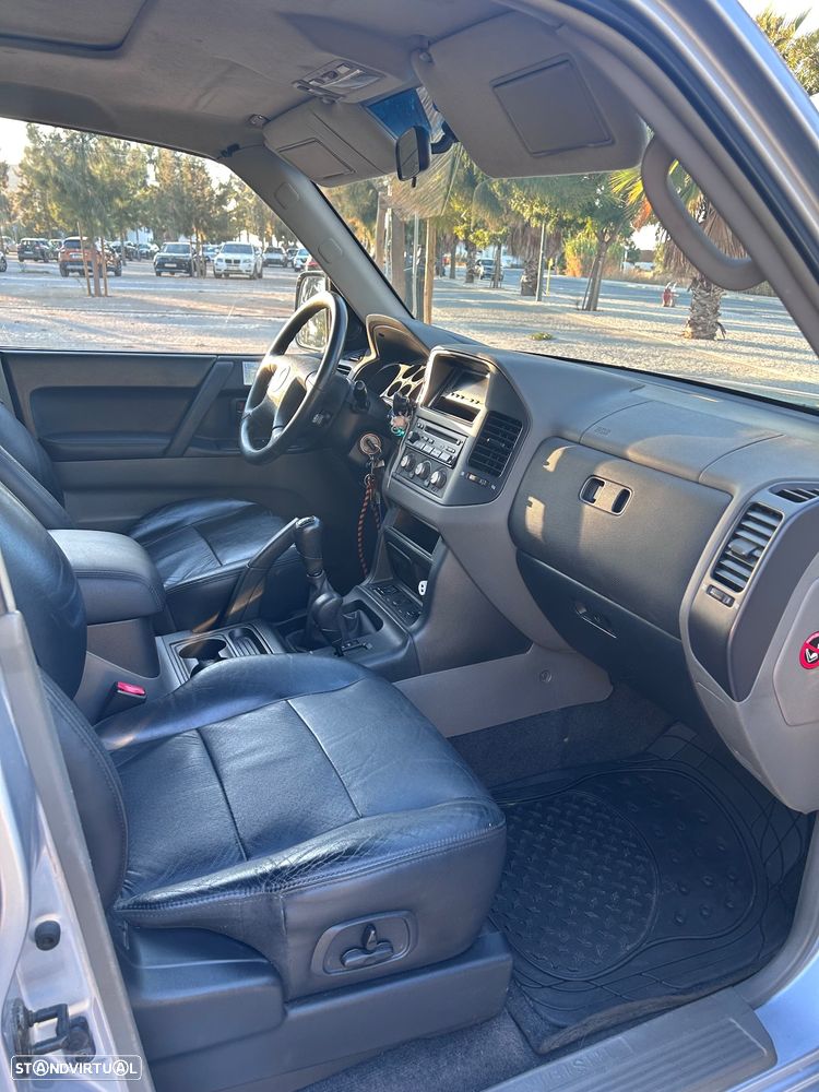 Mitsubishi Pajero 3.2 DI-D GLS - 18