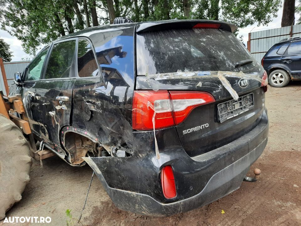 Dezmembrez Kia Sorento 2 FACELIFT 2013 motor 2.2crdi D4HB 197cp cutie de viteze automata dezmembrari - 4