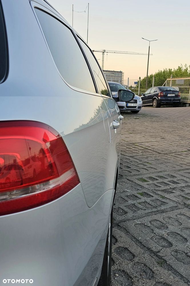 Volkswagen Passat - 12