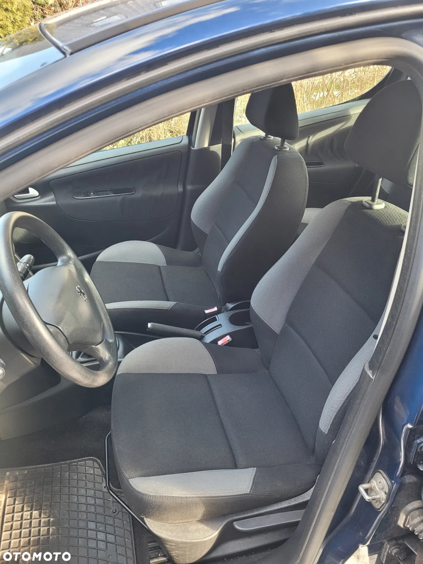 Peugeot 207 - 12