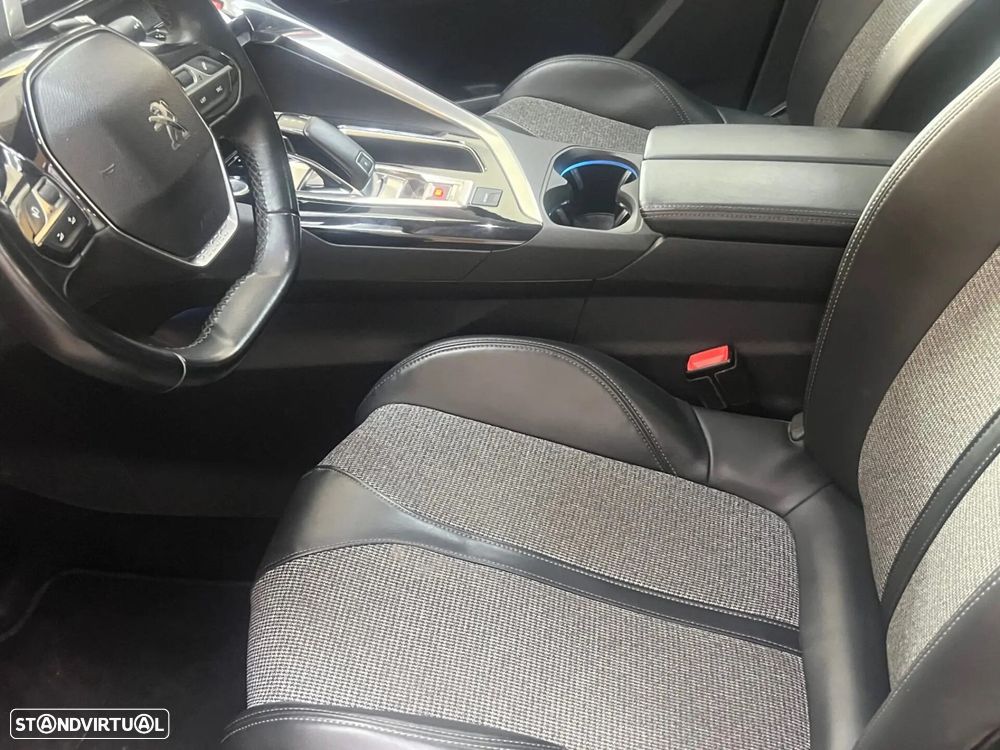 Peugeot 3008 1.5 BlueHDi GT Line J19 EAT8 - 18