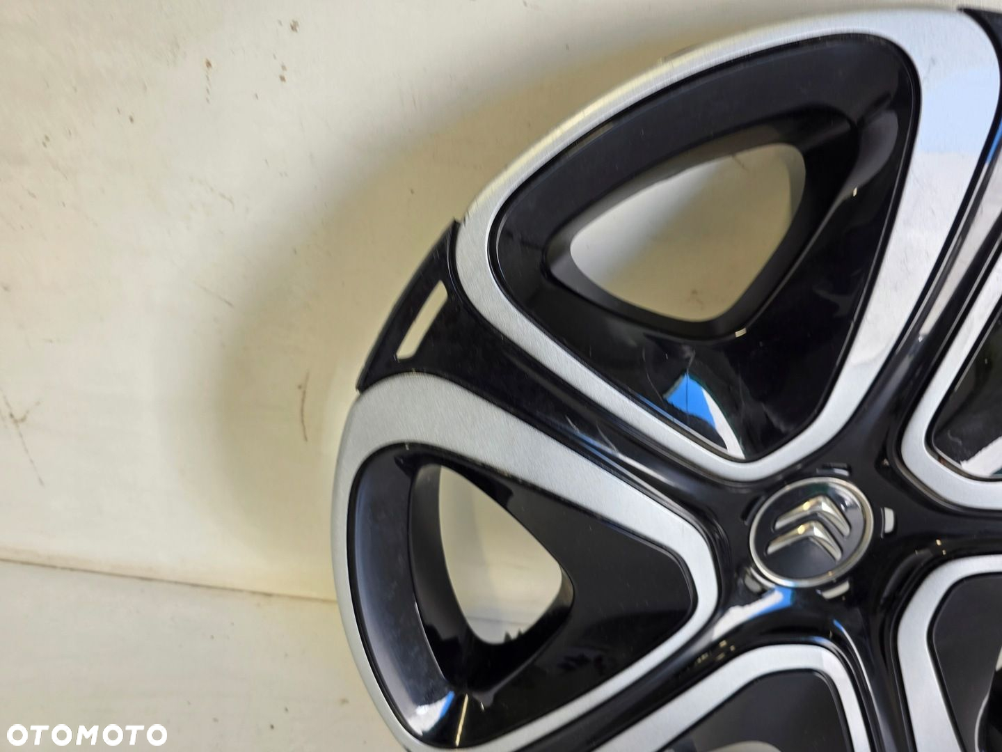 Kołpak 16" Citroen C3 III 9813687477 - 6