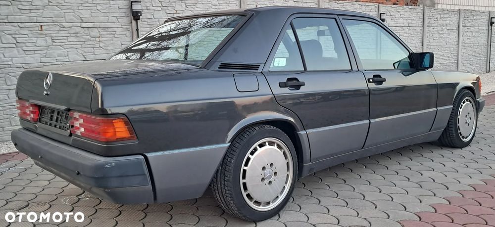 Mercedes-Benz W201 (190) - 3