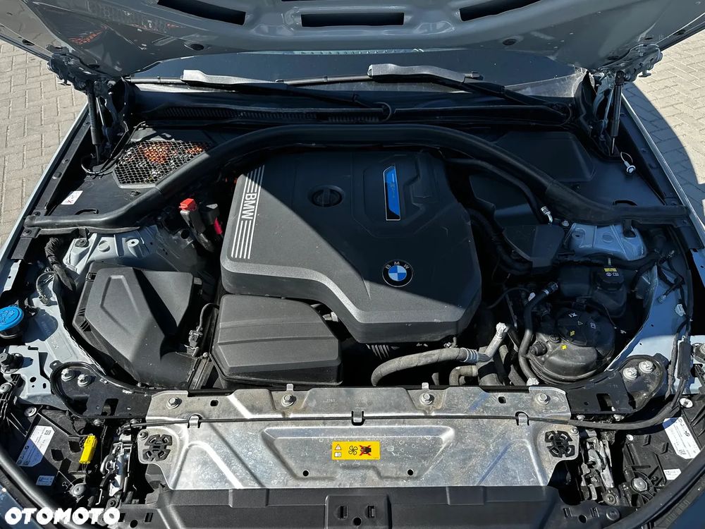 BMW Seria 3 330e xDrive M Sport - 22