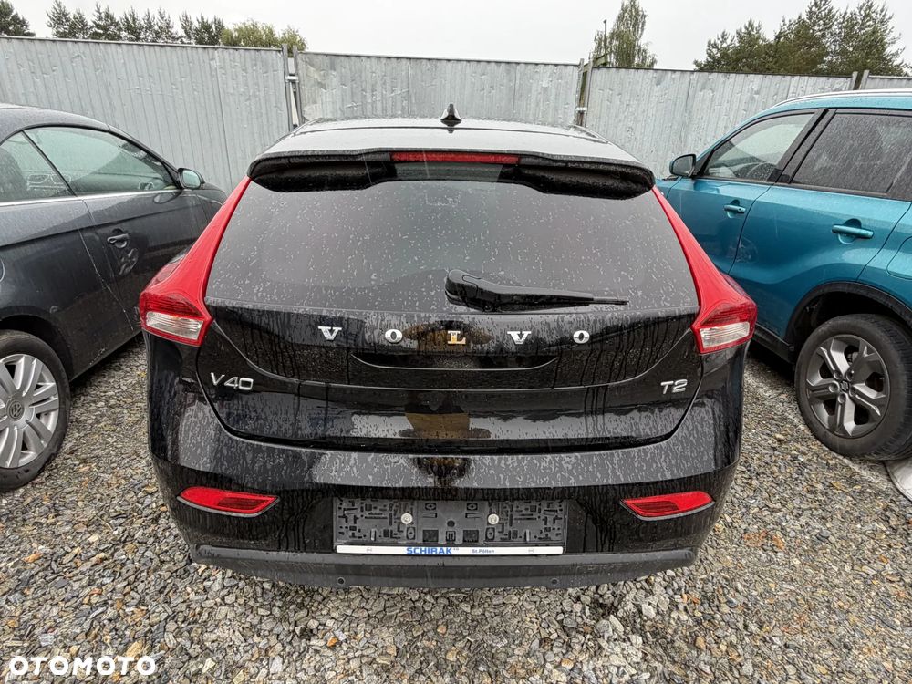 Volvo V40 T2 Momentum - 3