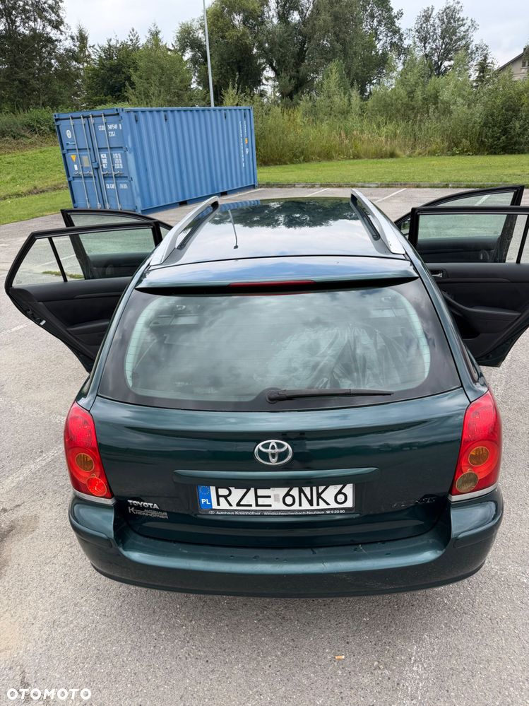 Toyota Avensis - 6