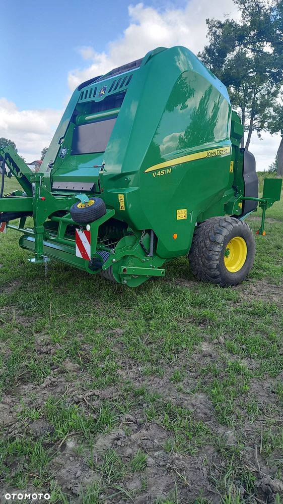 John Deere V451M - 11