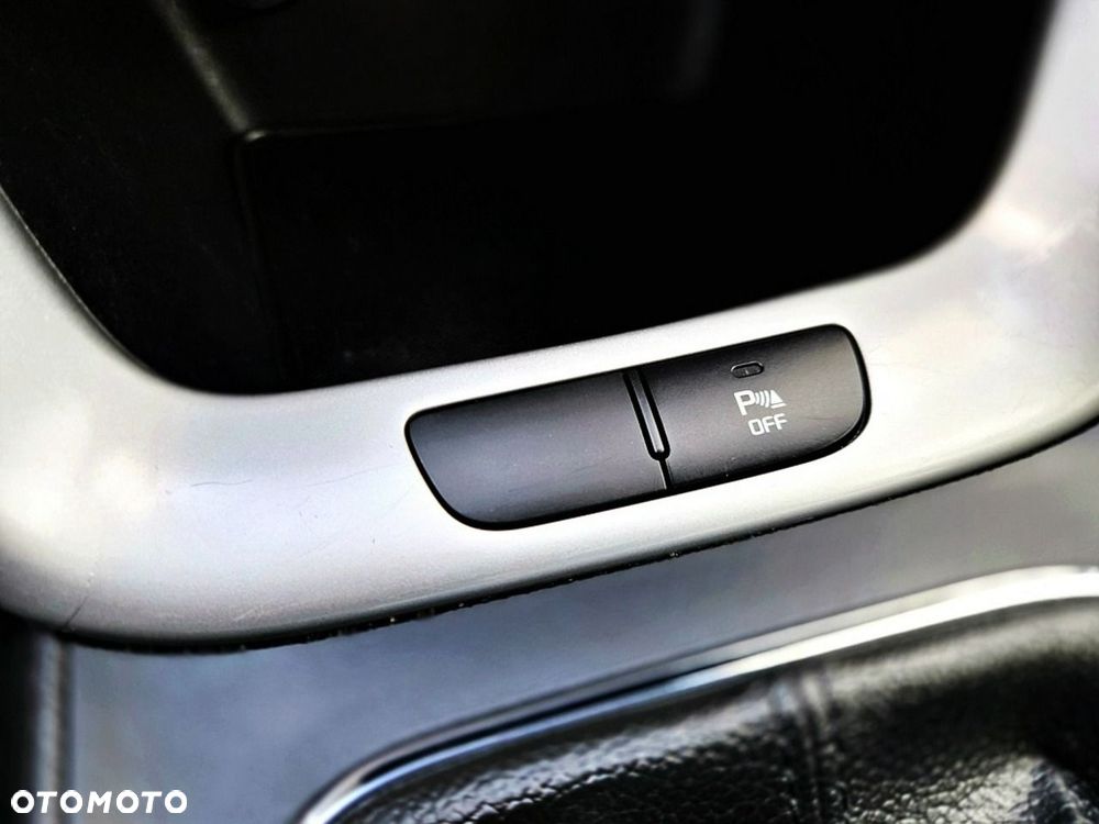 Kia Ceed 1.6 GDI Fifa World Cup Edition - 17