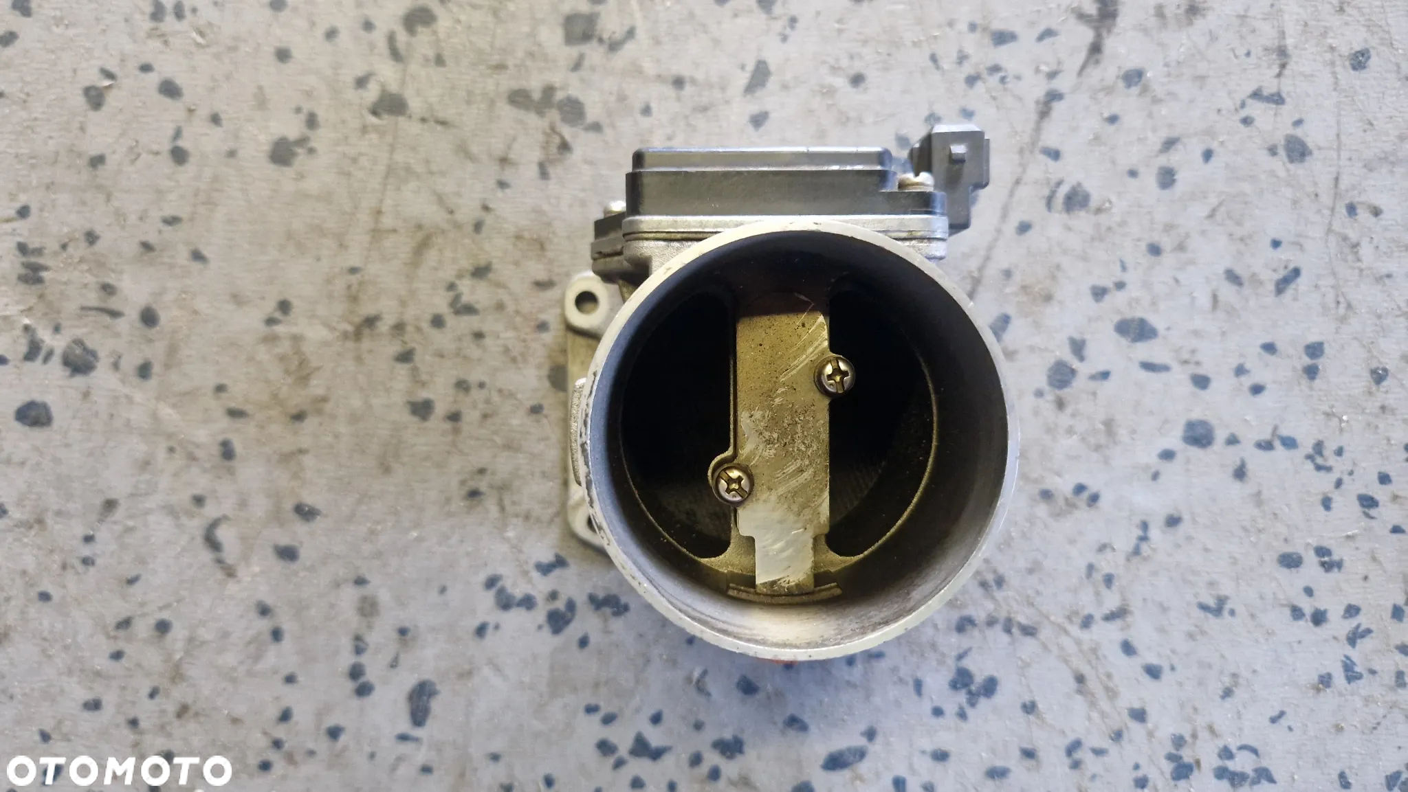 AUDI A80 B4 2.0 PRZEPŁYWOMIERZ POWIETRZA 050133471A - 2