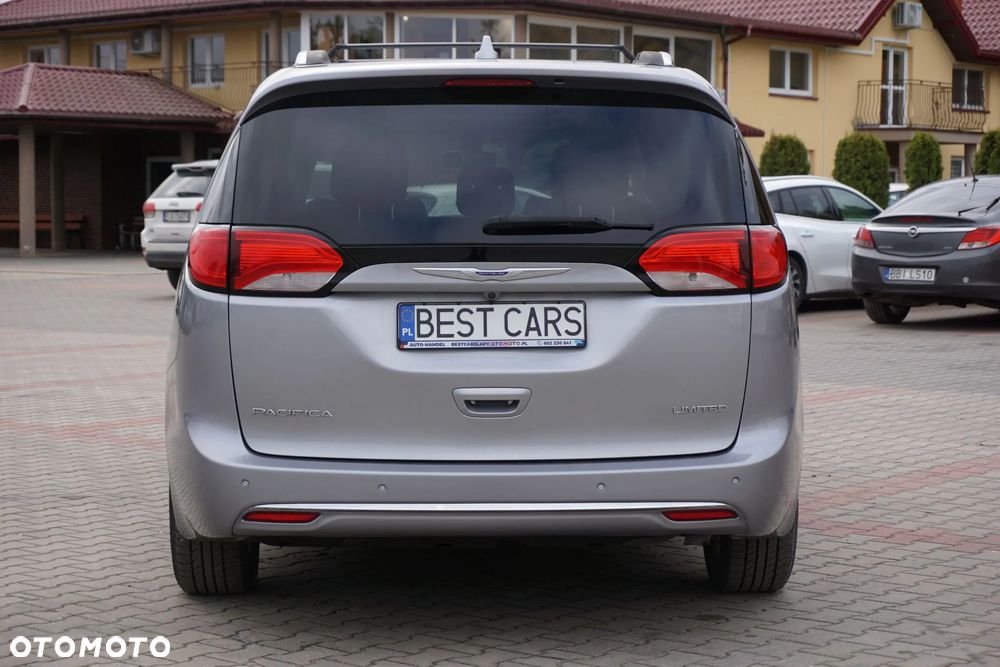 Chrysler Pacifica - 7