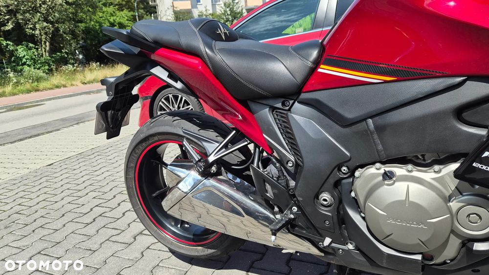 Honda VFR - 16