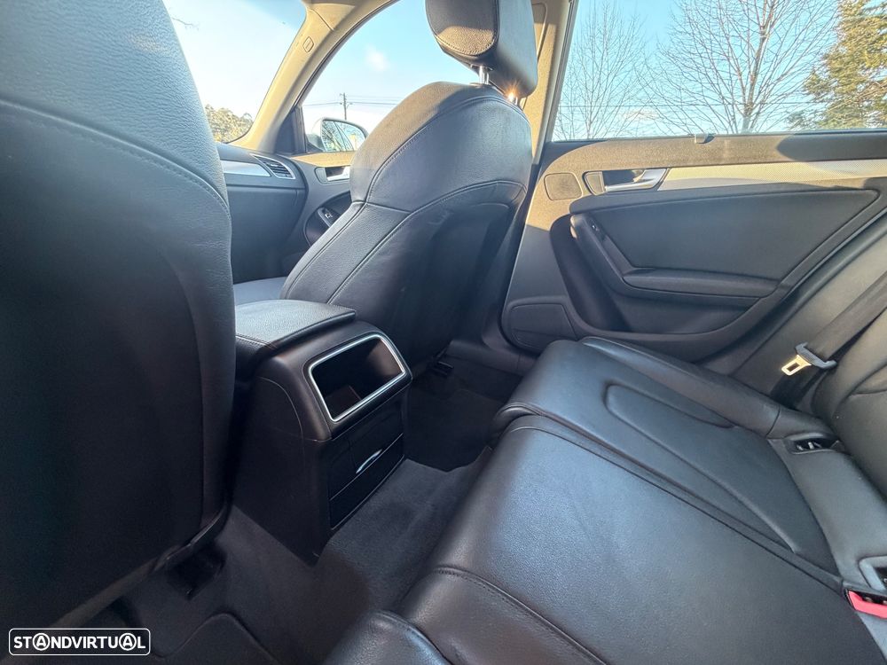 Audi A4 Avant 2.0 TDI Multitronic S-line - 25