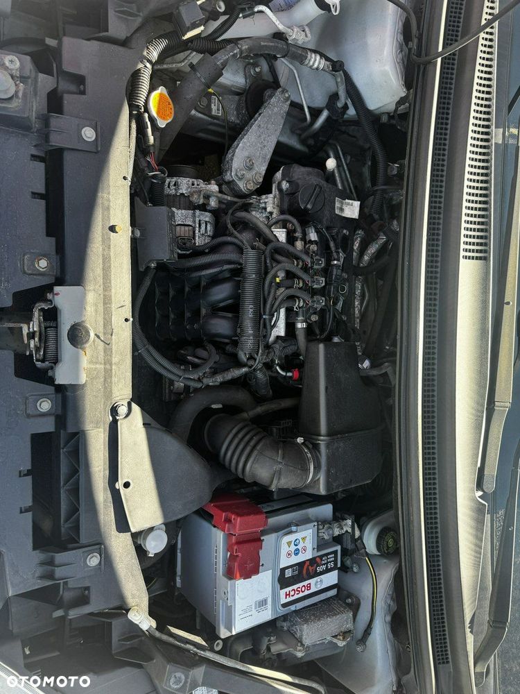 Mitsubishi Colt - 18