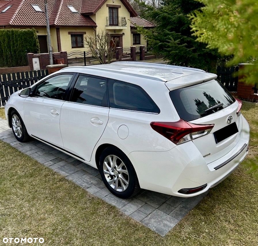 Toyota Auris 1.6 D-4D Comfort - 3