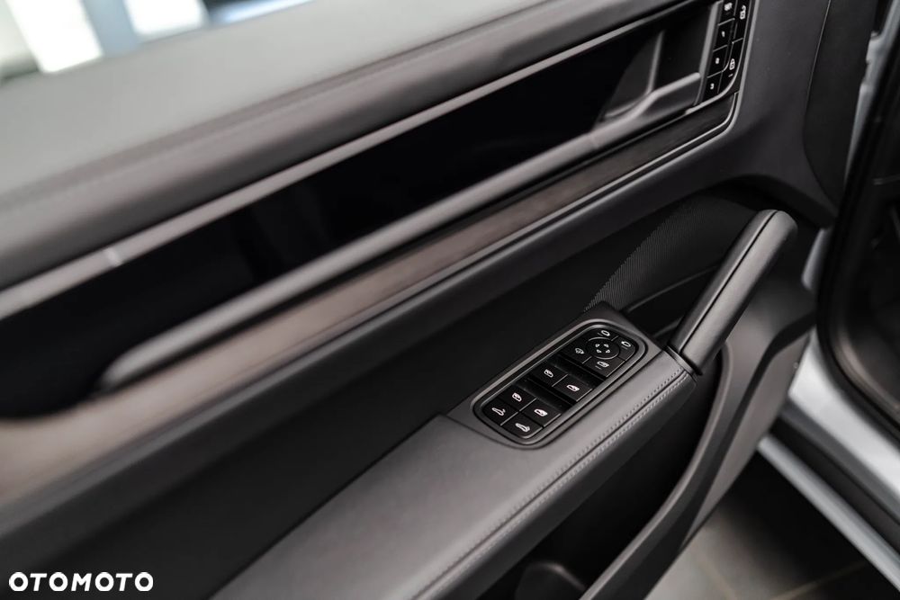 Porsche Cayenne Standard - 19