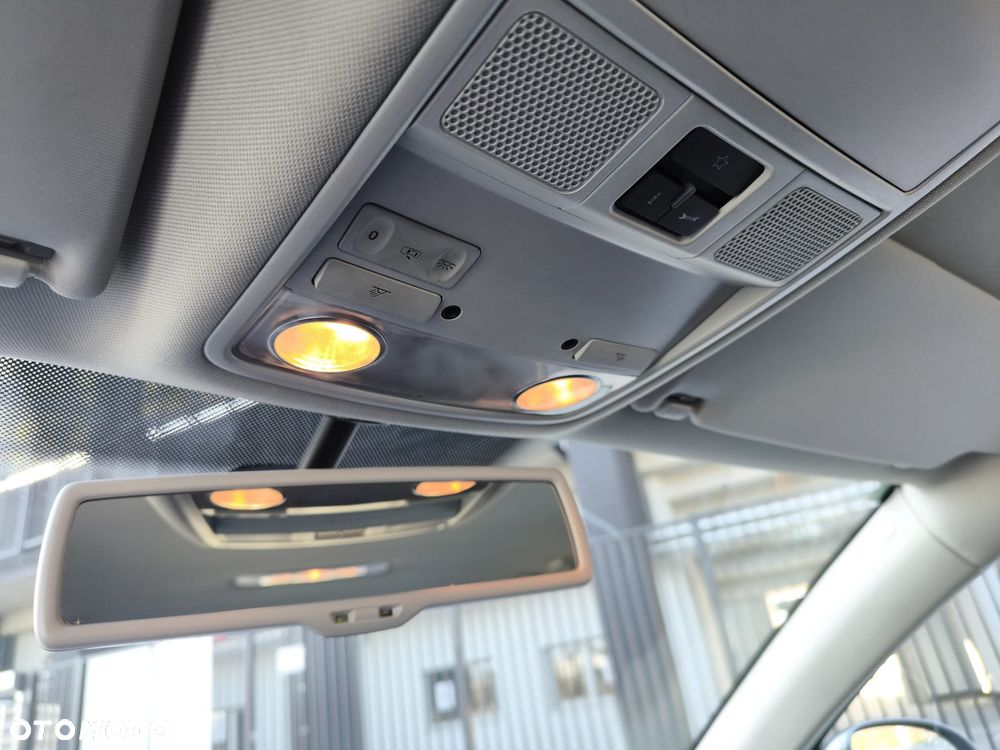 Volkswagen Golf - 18