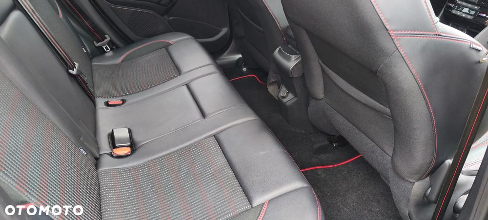 Peugeot 2008 BlueHDi FAP 120 STOP & START GT-Line Edition - 13