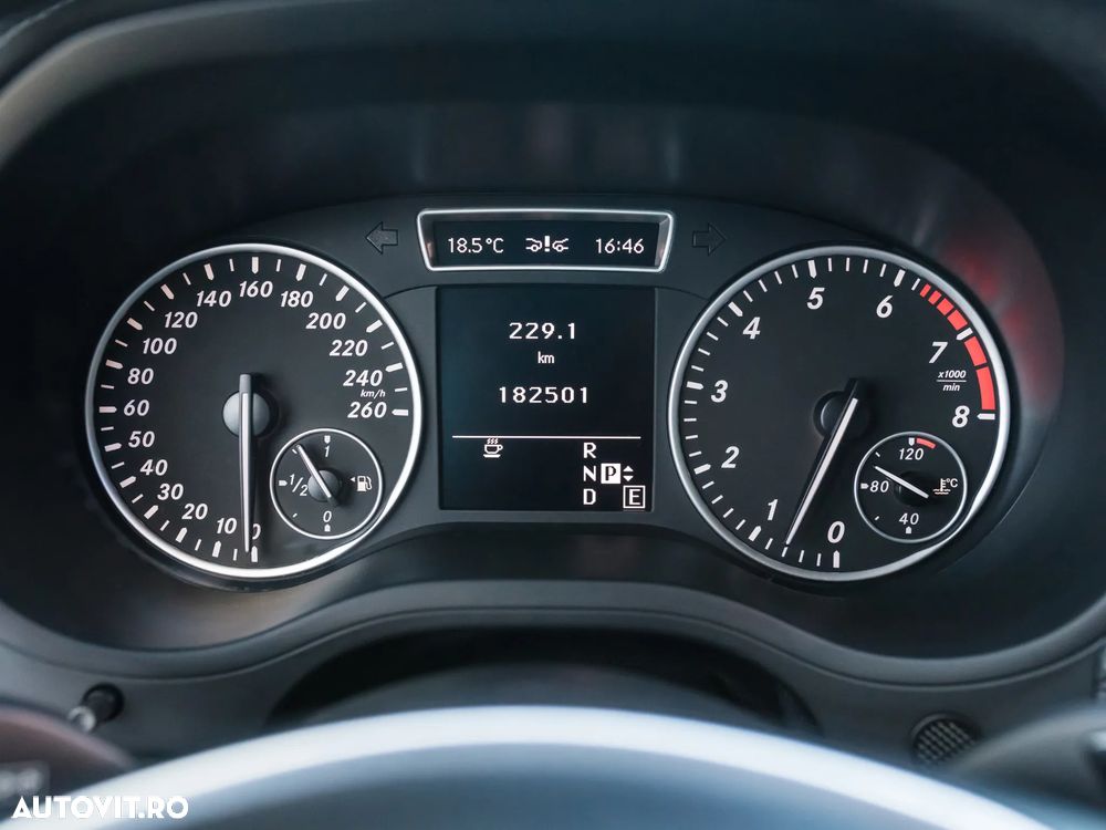 Mercedes-Benz B 180 7G-DCT - 24