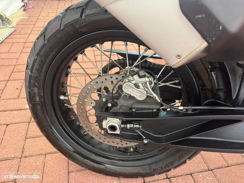 KTM 890 - 5
