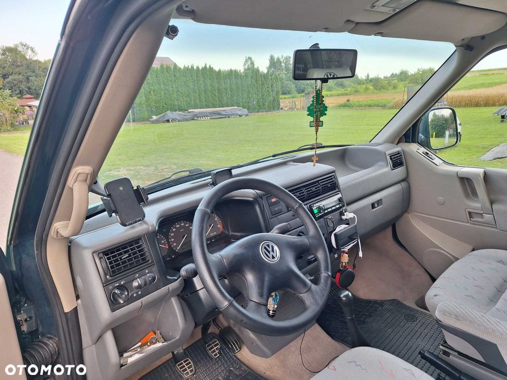 Volkswagen Caravelle - 5