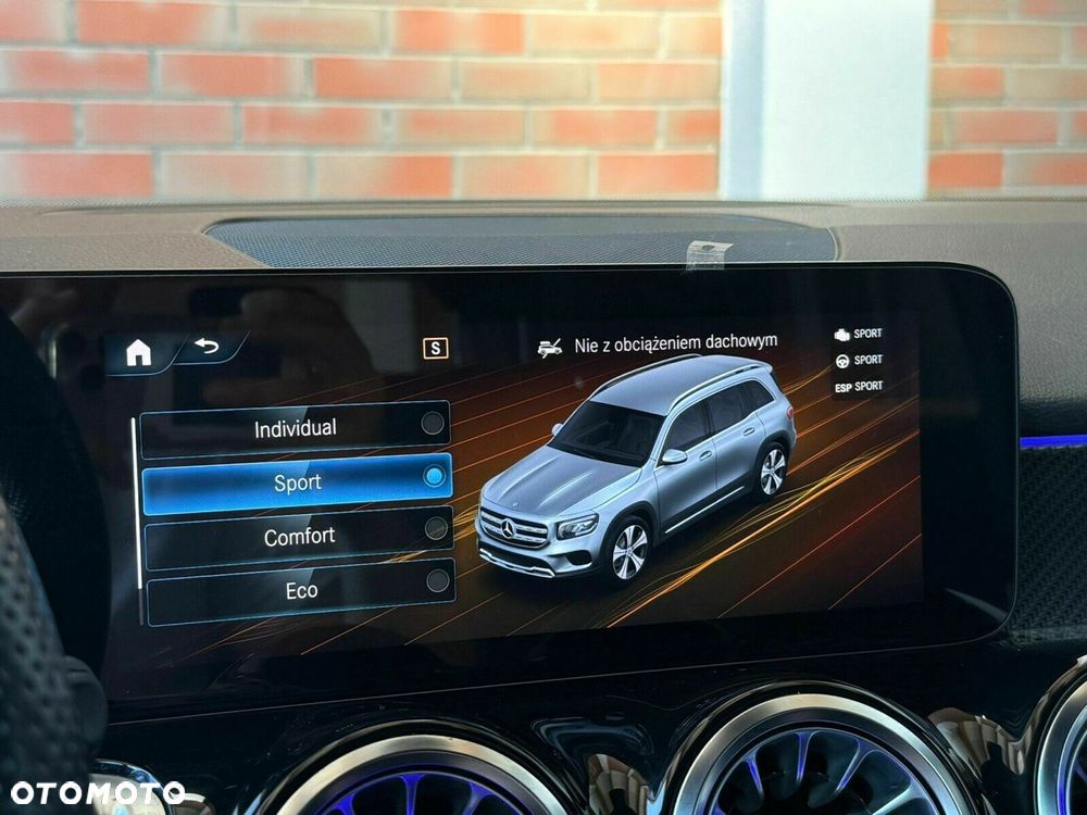 Mercedes-Benz GLB - 24