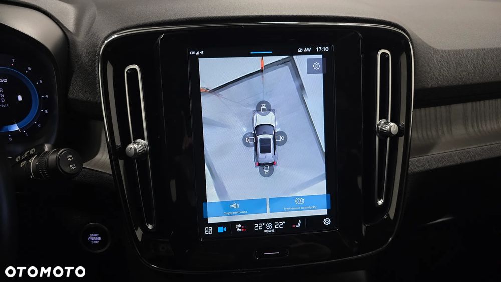 Volvo XC 40 B4 B DKG Plus Black Edition - 31