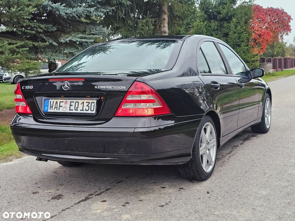 Mercedes-Benz Klasa C 180 Kompressor Classic Sport Edition - 3